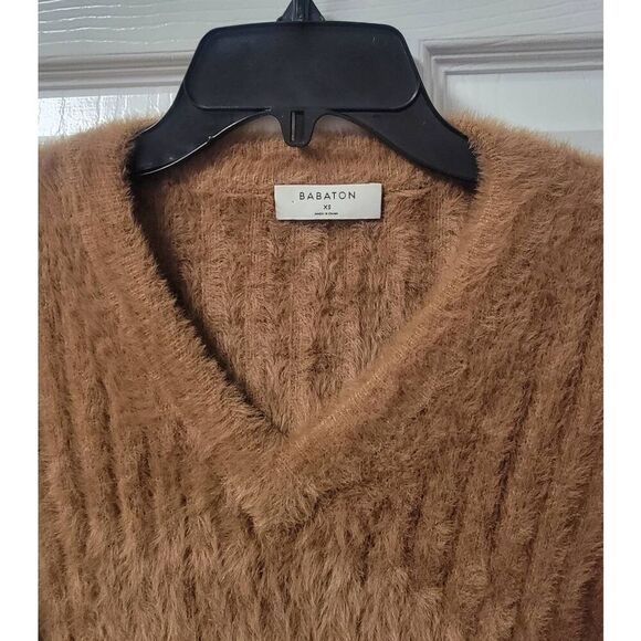 Aritzia Cozy Fuzzy Ulmann Sweater XS - Picture 6 of 10